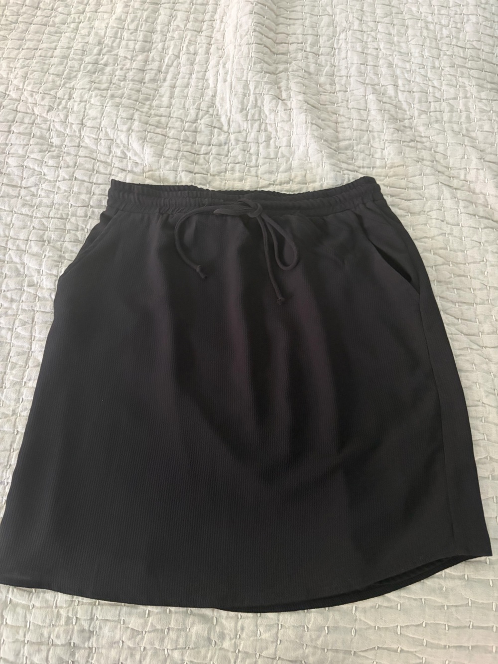 Gibson Black Ribbed Drawstring Midi Skirt